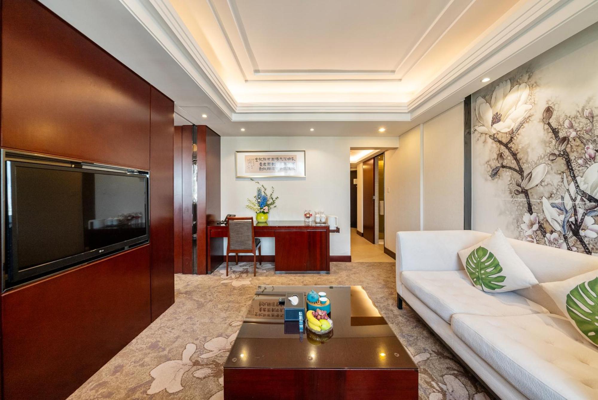 Guangdong Hotel Shanghai - Free Self-Service Laundry Exterior foto