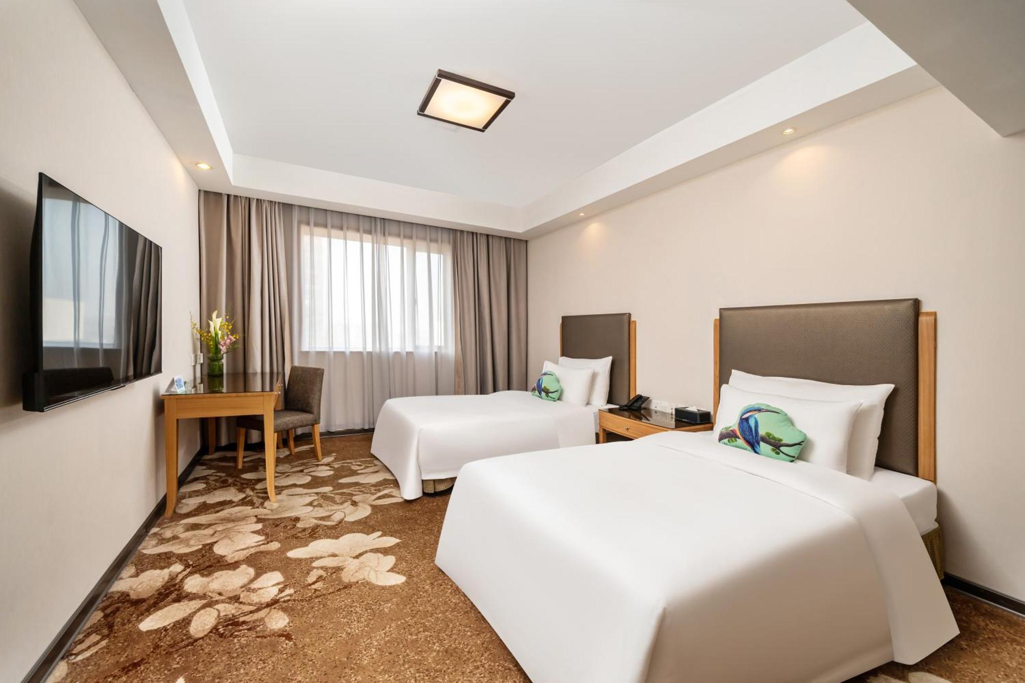 Guangdong Hotel Shanghai - Free Self-Service Laundry Exterior foto
