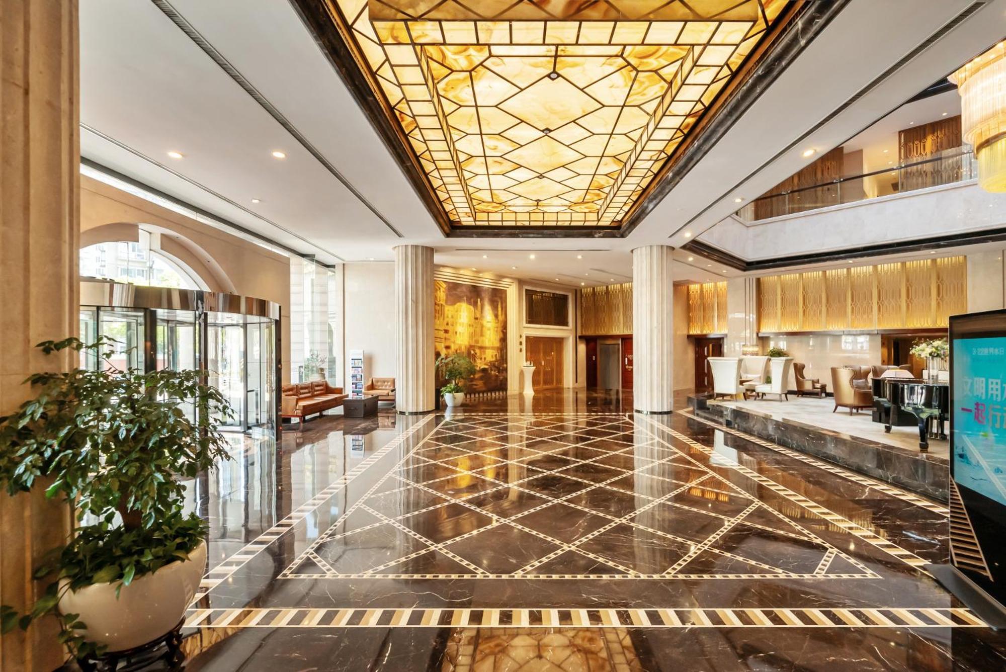 Guangdong Hotel Shanghai - Free Self-Service Laundry Exterior foto